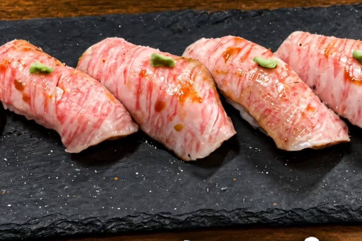 炭焼繁蔵 A5黒毛和牛の握り寿司